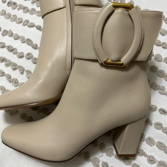 Banana republic tan booties - Picture 1 of 2